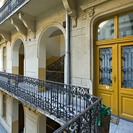 Апартаменты Klauzal Ter 9 Будапешт Экстерьер фото