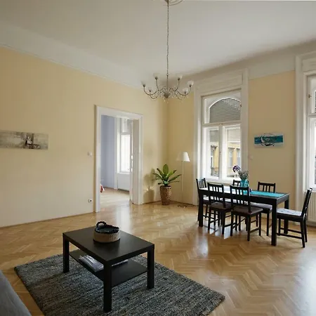 Апартаменты Klauzal Ter 9 Будапешт Экстерьер фото