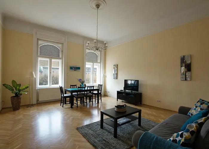 Klauzal Ter 9