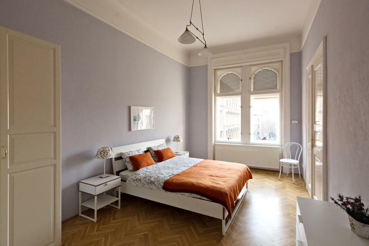 Klauzal Ter 9 * Budapeszt